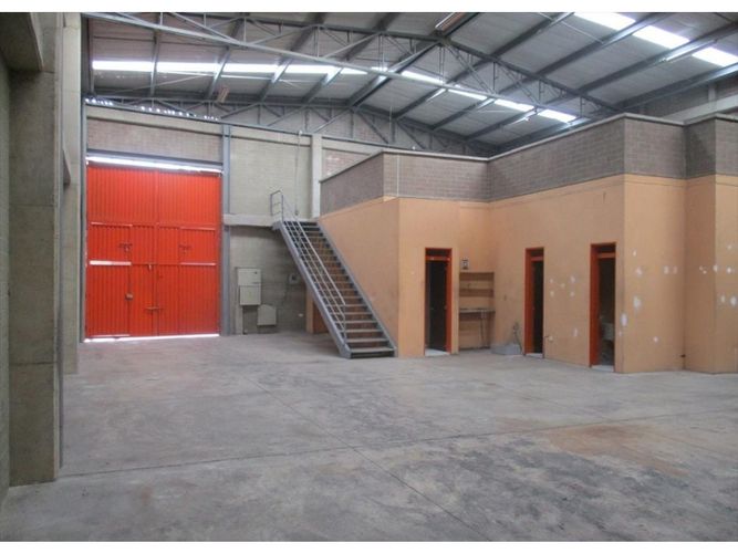 Bodega en arriendo en El Guayabo, Itagüí, 430 m² · foto 5 de 8
