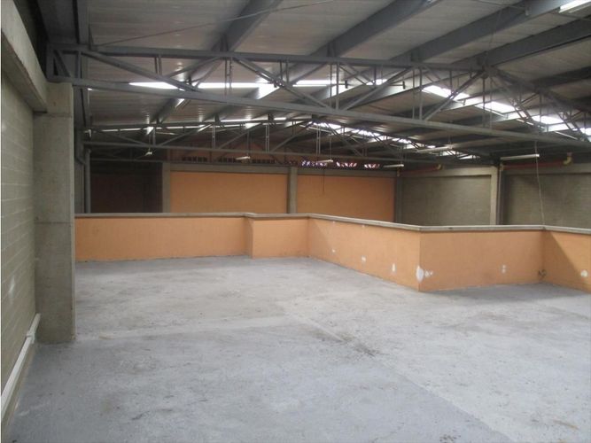 Bodega en arriendo en El Guayabo, Itagüí, 430 m² · foto 6 de 8