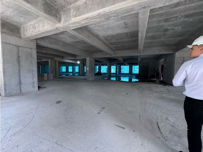 Oficina en arriendo en Las Vegas, Envigado, 200 m² · foto 5 de 9