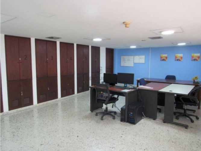 Edificio en arriendo en Popular, Cali, 430 m² · foto 22 de 24