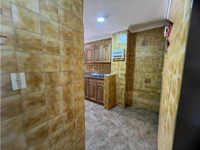 Apartamento de 4 alcobas en arriendo en Laureles, Medellín, 98 m² · foto 4 de 13