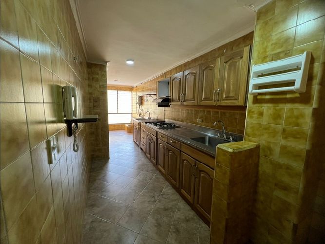 Apartamento de 4 alcobas en arriendo en Laureles, Medellín, 98 m² · foto 5 de 13
