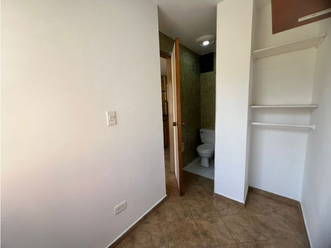 Apartamento de 4 alcobas en arriendo en Laureles, Medellín, 98 m² · foto 6 de 13
