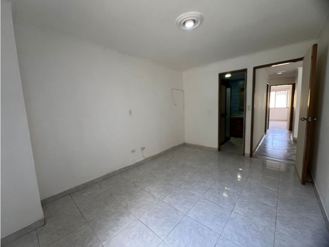 Apartamento de 4 alcobas en arriendo en Laureles, Medellín, 98 m² · foto 9 de 13