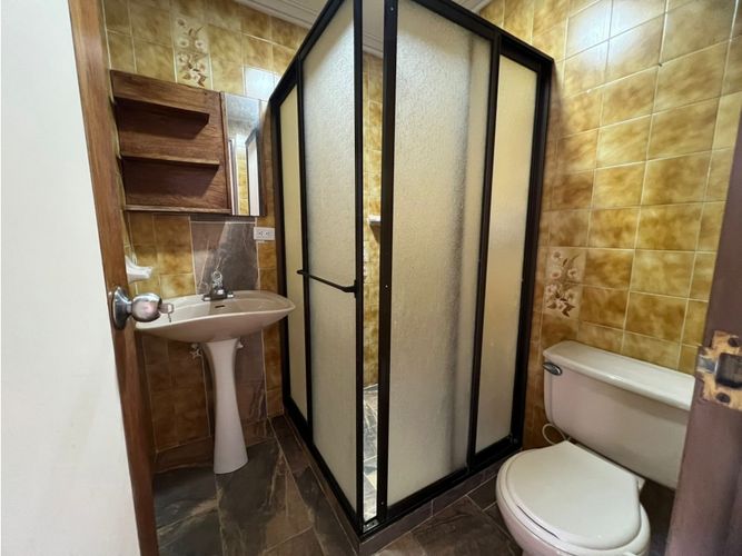 Apartamento de 4 alcobas en arriendo en Laureles, Medellín, 98 m² · foto 10 de 13