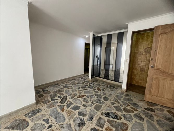 Apartamento de 4 alcobas en arriendo en Laureles, Medellín, 98 m² · foto 12 de 13
