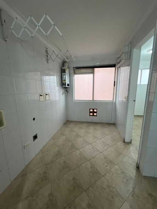Apartamento de 3 alcobas en venta en Las Acacias, Medellín, 140 m² · foto 15 de 18
