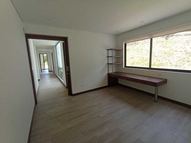 Casa de 4 alcobas en venta en Guamito, La Ceja, 450 m² · foto 9 de 24