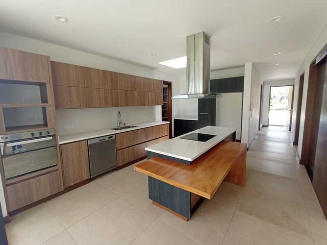 Casa de 4 alcobas en venta en Guamito, La Ceja, 450 m² · foto 10 de 24