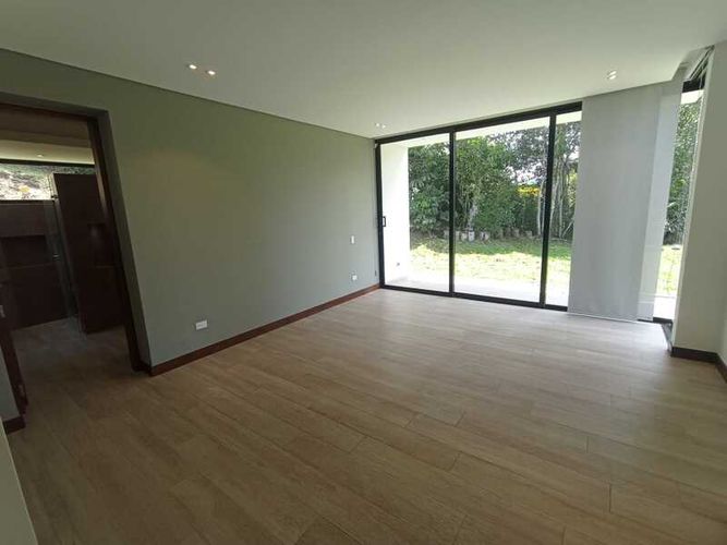 Casa de 4 alcobas en venta en Guamito, La Ceja, 450 m² · foto 14 de 24