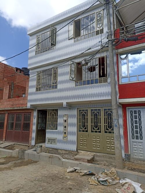 Casa de 8 alcobas en venta en El Dorado, Mosquera, 220 m² · foto 2 de 20