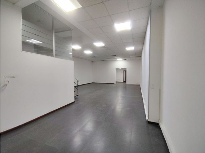 Local en arriendo en Santa Monica, Cali, 200 m² · foto 2 de 24