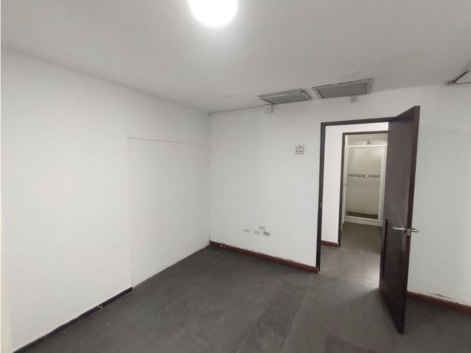 Local en arriendo en Santa Monica, Cali, 200 m² · foto 11 de 24