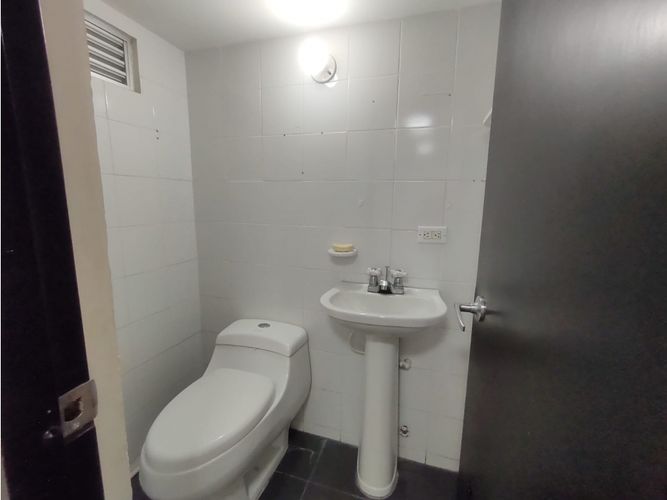 Local en arriendo en Santa Monica, Cali, 200 m² · foto 15 de 24