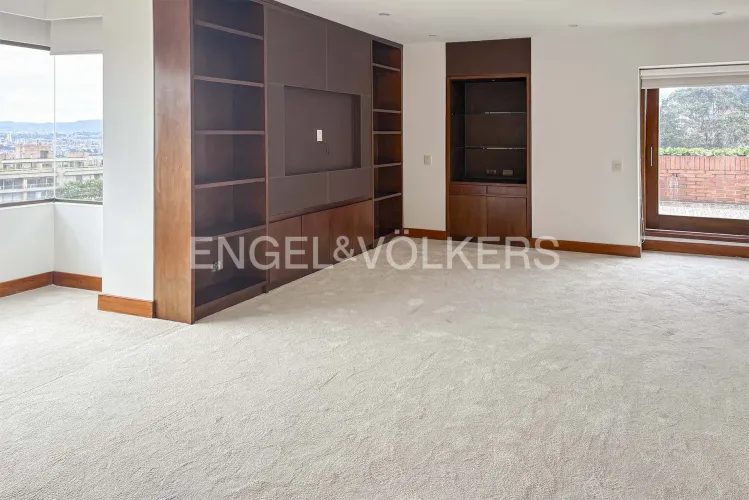 Apartamento de 4 alcobas en venta en Los Rosales, Bogotá, 437 m² · foto 14 de 16