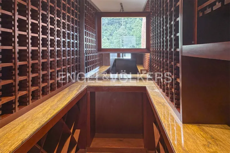 Apartamento de 4 alcobas en venta en Los Rosales, Bogotá, 437 m² · foto 13 de 16