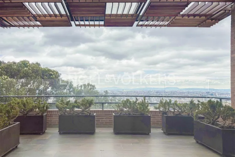 Apartamento de 4 alcobas en venta en Los Rosales, Bogotá, 437 m² · foto 11 de 16