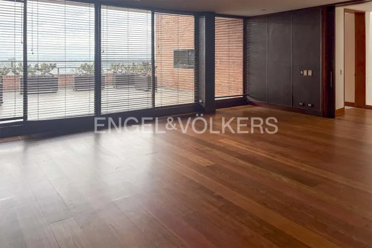 Apartamento de 4 alcobas en venta en Los Rosales, Bogotá, 437 m² · foto 10 de 16