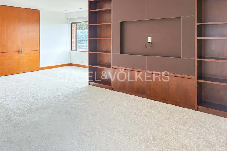 Apartamento de 4 alcobas en venta en Los Rosales, Bogotá, 437 m² · foto 9 de 16
