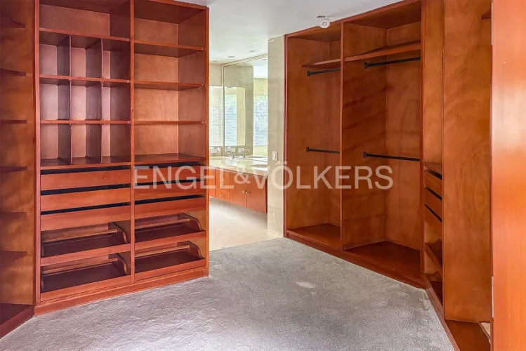 Apartamento de 4 alcobas en venta en Los Rosales, Bogotá, 437 m² · foto 4 de 16