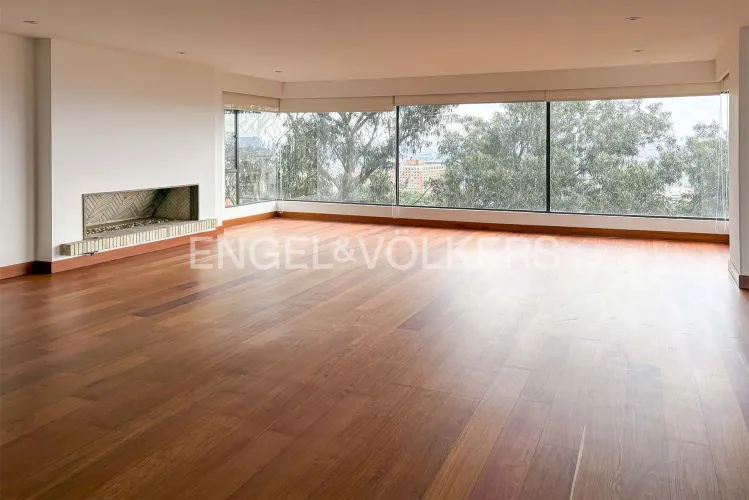 Apartamento de 4 alcobas en venta en Los Rosales, Bogotá, 437 m² · foto 2 de 16