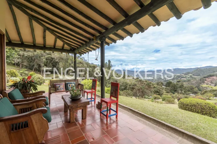 Casa de 4 alcobas en venta en Carrizales, Rionegro, 423 m² · foto 20 de 24