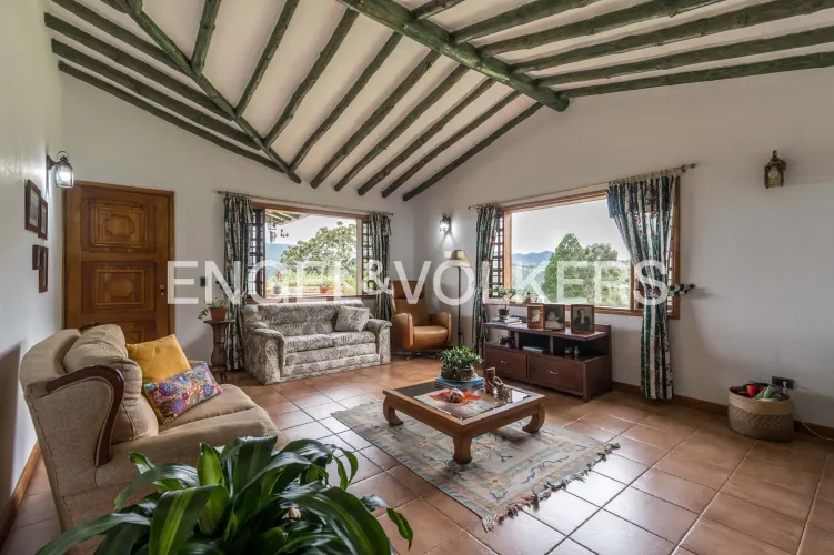 Casa de 4 alcobas en venta en Carrizales, Rionegro, 423 m² · foto 9 de 24