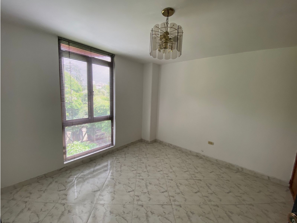 Apartamento en venta en Prado, Medellín 3