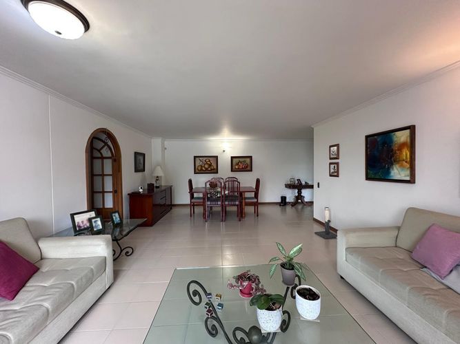Apartamento de 3 alcobas en arriendo en El Poblado, Medellín, 135 m² · foto 5 de 16