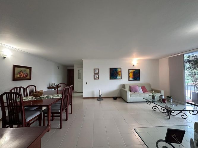 Apartamento de 3 alcobas en arriendo en El Poblado, Medellín, 135 m² · foto 4 de 16