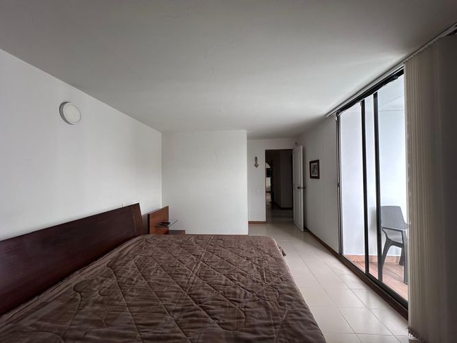 Apartamento de 3 alcobas en arriendo en El Poblado, Medellín, 135 m² · foto 8 de 16