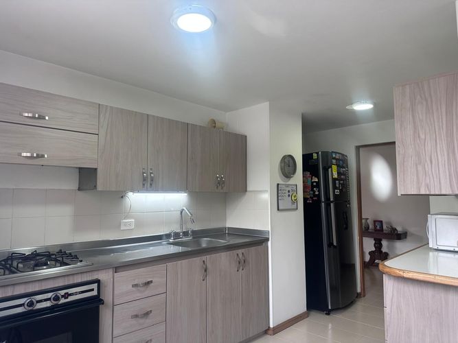 Apartamento de 3 alcobas en arriendo en El Poblado, Medellín, 135 m² · foto 7 de 16