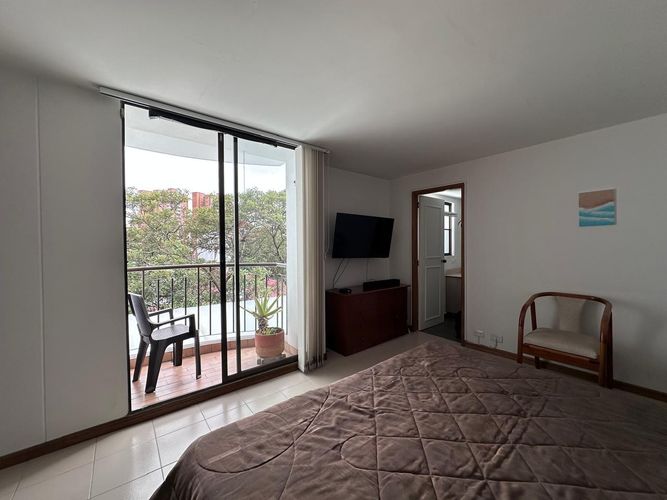 Apartamento de 3 alcobas en arriendo en El Poblado, Medellín, 135 m² · foto 9 de 16