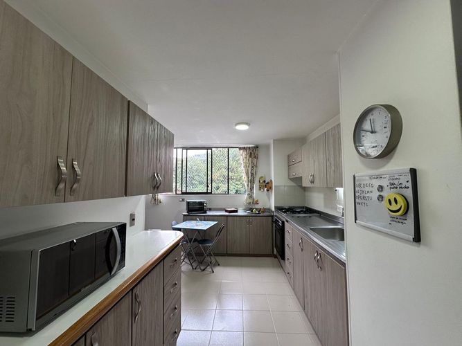 Apartamento de 3 alcobas en arriendo en El Poblado, Medellín, 135 m² · foto 6 de 16