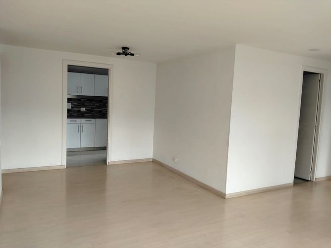 Apartamento de 2 alcobas en arriendo en El Poblado, Medellín, 94 m² · foto 11 de 19