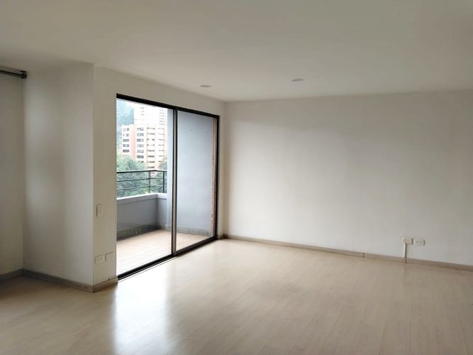 Apartamento de 2 alcobas en arriendo en El Poblado, Medellín, 94 m² · foto 2 de 19