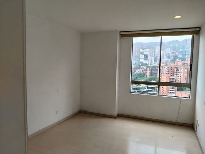 Apartamento de 2 alcobas en arriendo en El Poblado, Medellín, 94 m² · foto 13 de 19