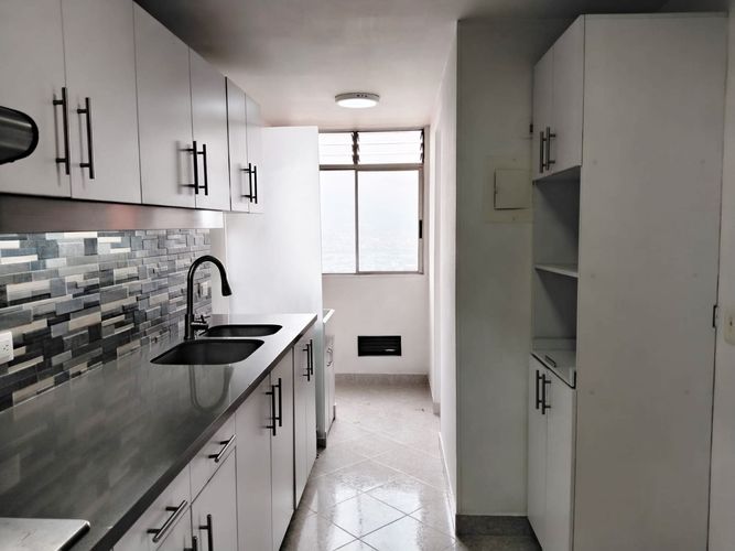 Apartamento de 2 alcobas en arriendo en El Poblado, Medellín, 94 m² · foto 6 de 19