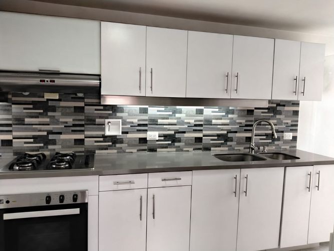 Apartamento de 2 alcobas en arriendo en El Poblado, Medellín, 94 m² · foto 5 de 19