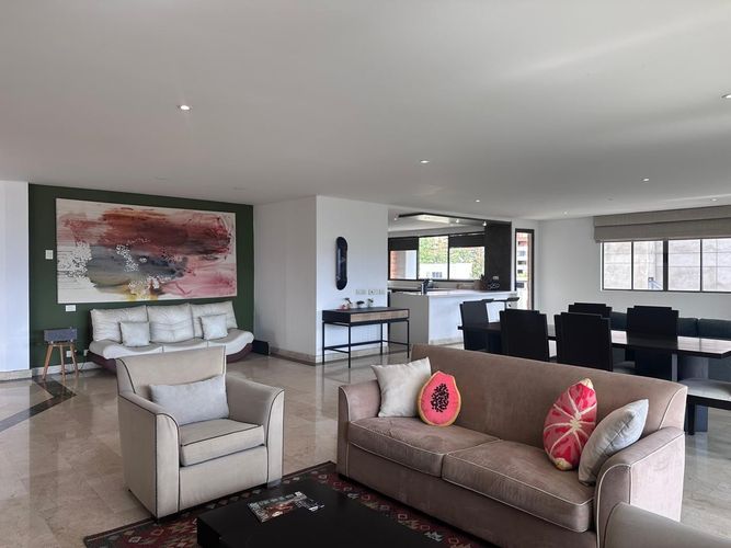 Apartamento de 3 alcobas en arriendo en El Poblado, Medellín, 450 m² · foto 2 de 20