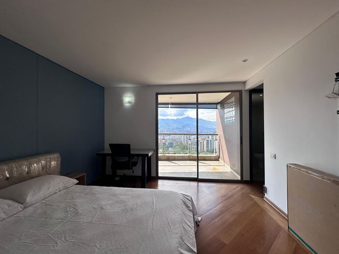 Apartamento de 3 alcobas en arriendo en El Poblado, Medellín, 450 m² · foto 14 de 20