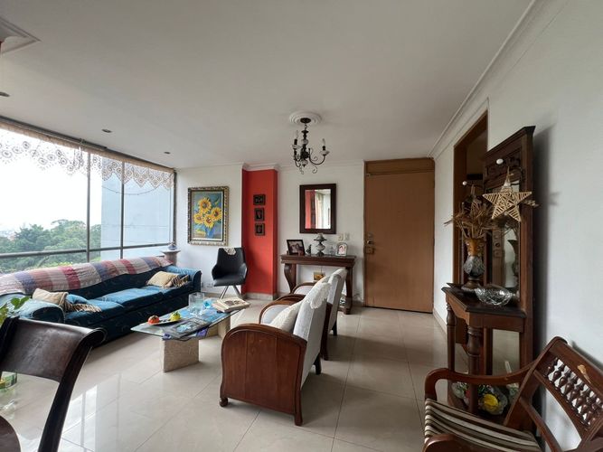 Apartamento de 2 alcobas en arriendo en El Poblado, Medellín, 79 m² · foto 2 de 14
