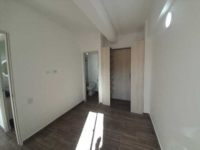 Apartamento de 2 alcobas en venta en Barro Blanco, Rionegro, 56 m² · foto 4 de 9