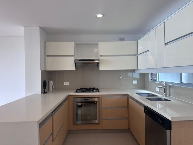 Apartamento de 2 alcobas en arriendo en El Poblado, Medellín, 114 m² · foto 7 de 17