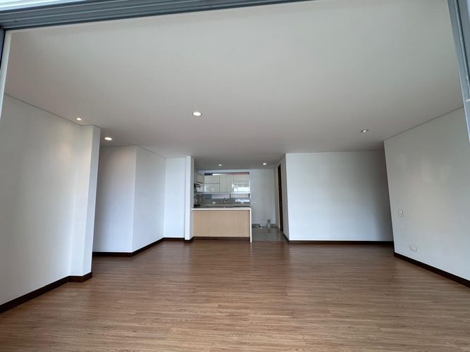 Apartamento de 2 alcobas en arriendo en El Poblado, Medellín, 114 m² · foto 6 de 17