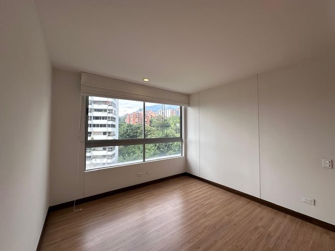 Apartamento de 2 alcobas en arriendo en El Poblado, Medellín, 114 m² · foto 11 de 17