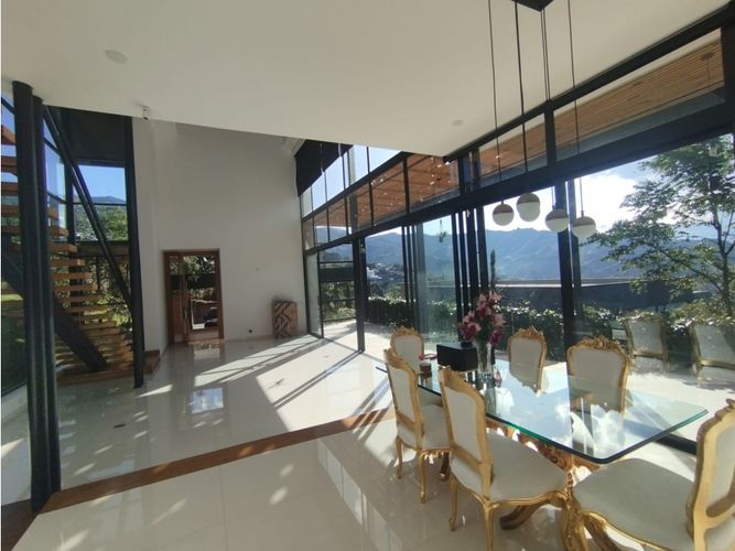 Casa de 4 alcobas en venta en Escobero, Envigado, 345 m² · foto 4 de 24