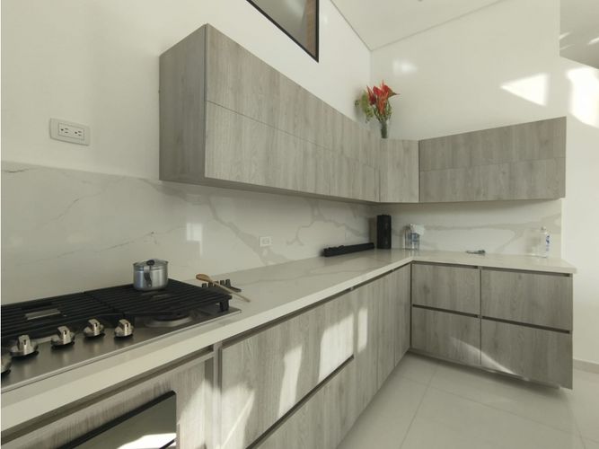 Casa de 4 alcobas en venta en Escobero, Envigado, 345 m² · foto 6 de 24