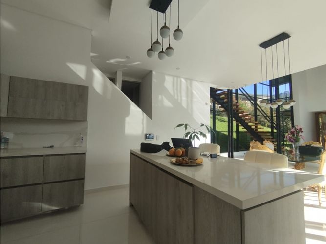 Casa de 4 alcobas en venta en Escobero, Envigado, 345 m² · foto 7 de 24