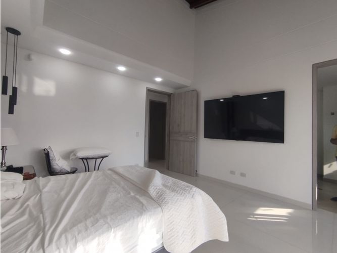 Casa de 4 alcobas en venta en Escobero, Envigado, 345 m² · foto 10 de 24
